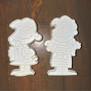 Vtg Peanuts Cookie Cutters Lot Of 2 Linus & Lucy White United Feature Syndicate